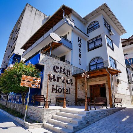 City Street Hotel Gjirokaster Bagian luar foto