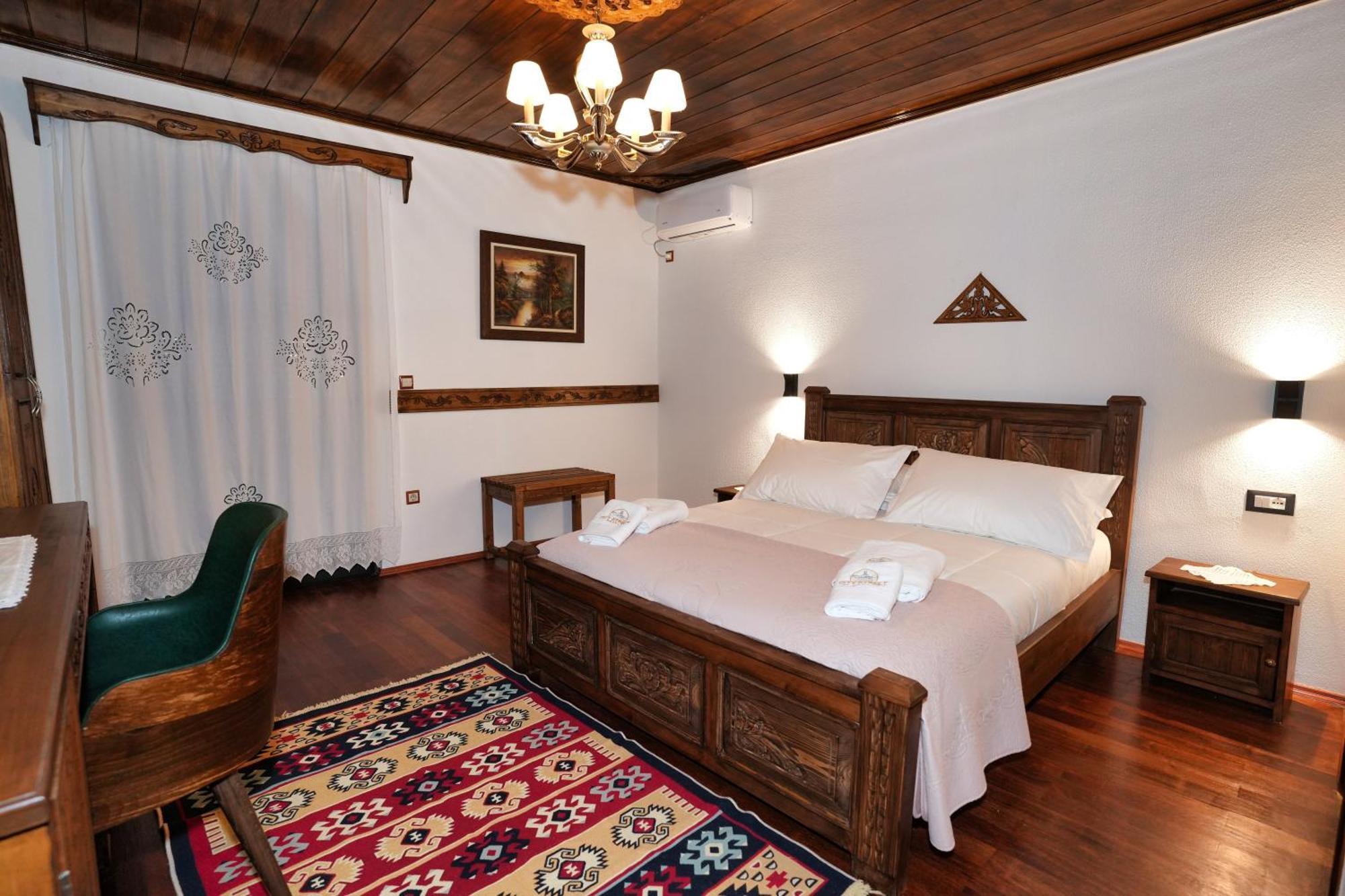 City Street Hotel Gjirokaster Ruang foto