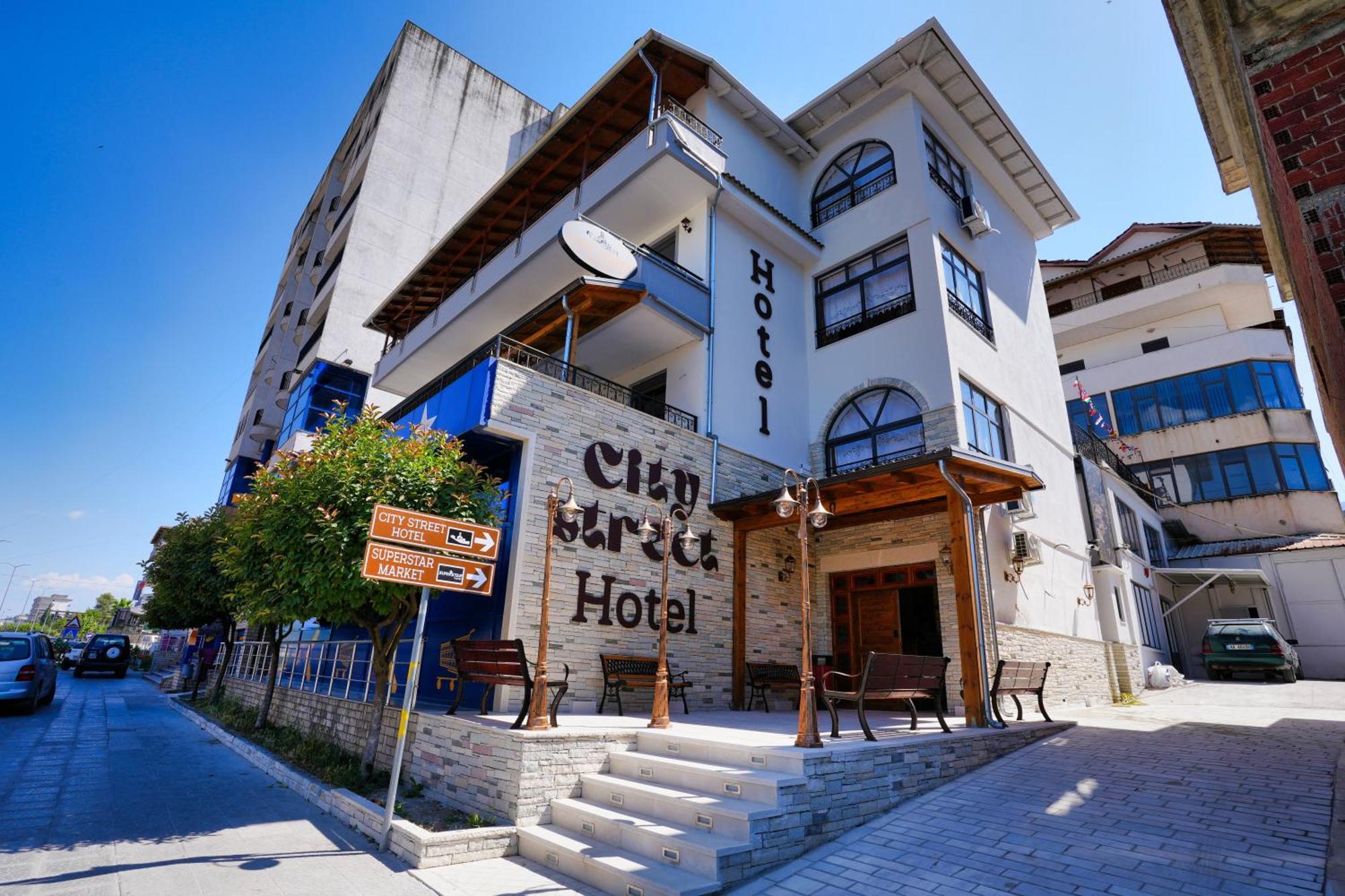 City Street Hotel Gjirokaster Bagian luar foto