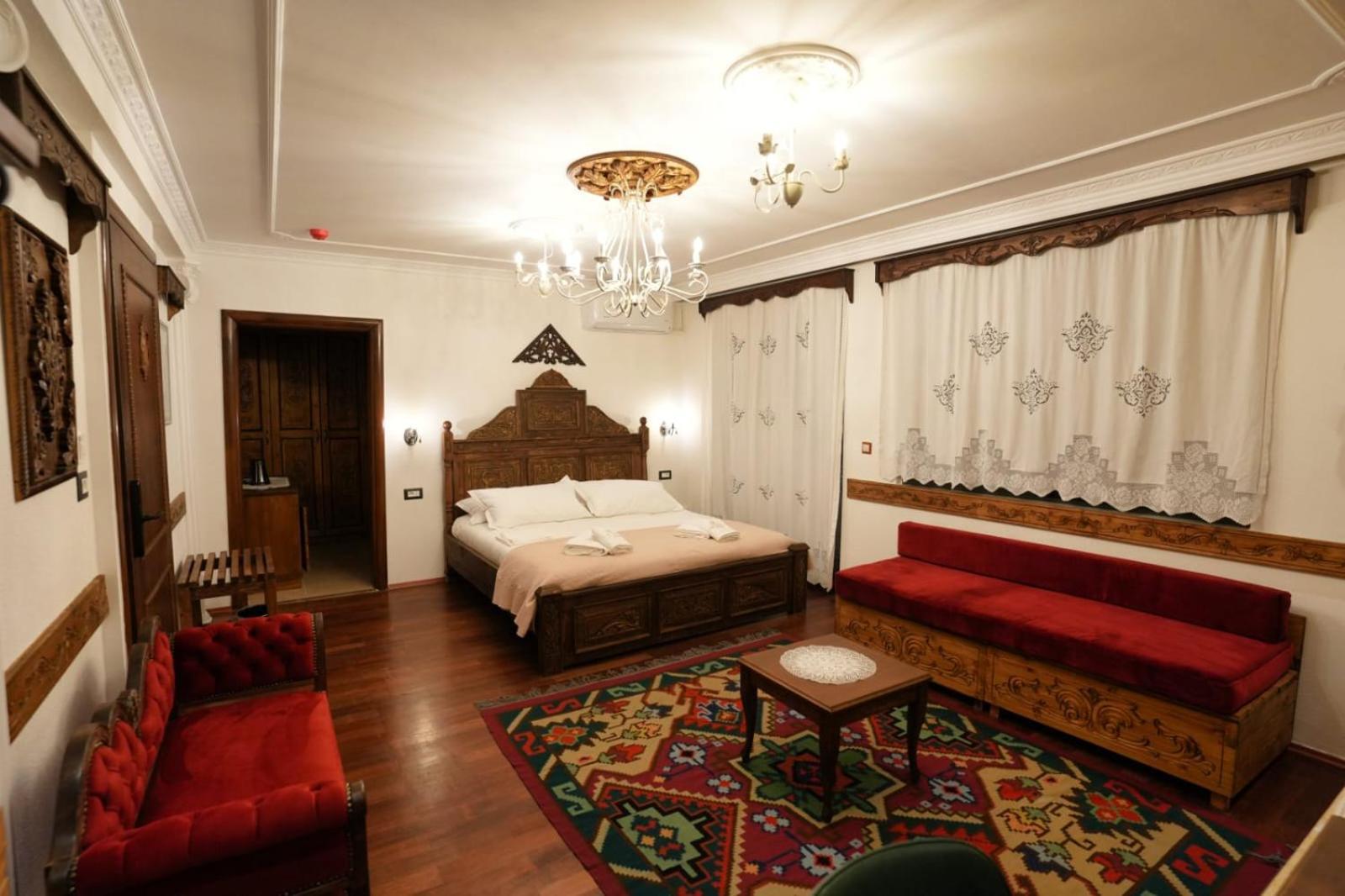 City Street Hotel Gjirokaster Bagian luar foto
