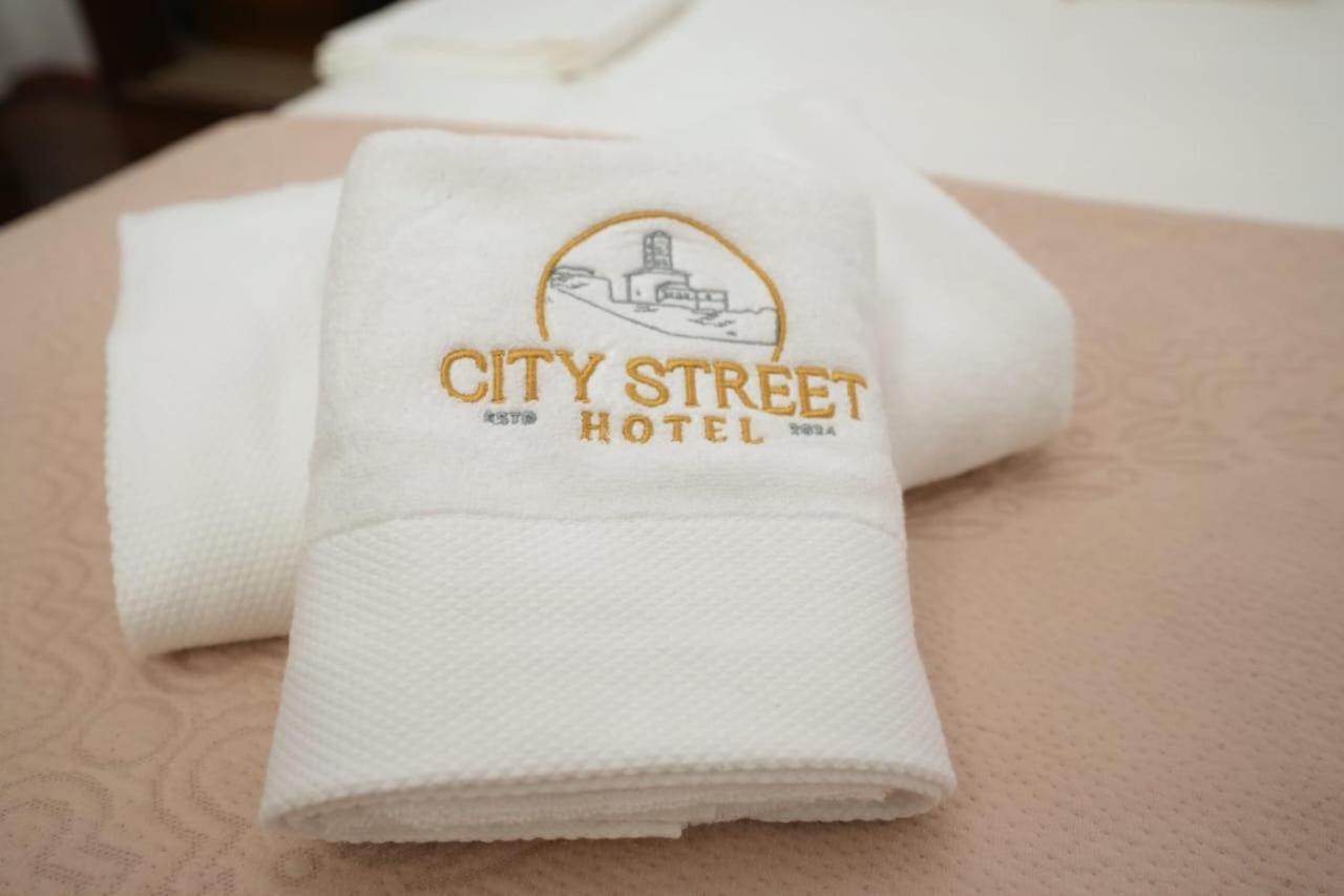 City Street Hotel Gjirokaster Bagian luar foto